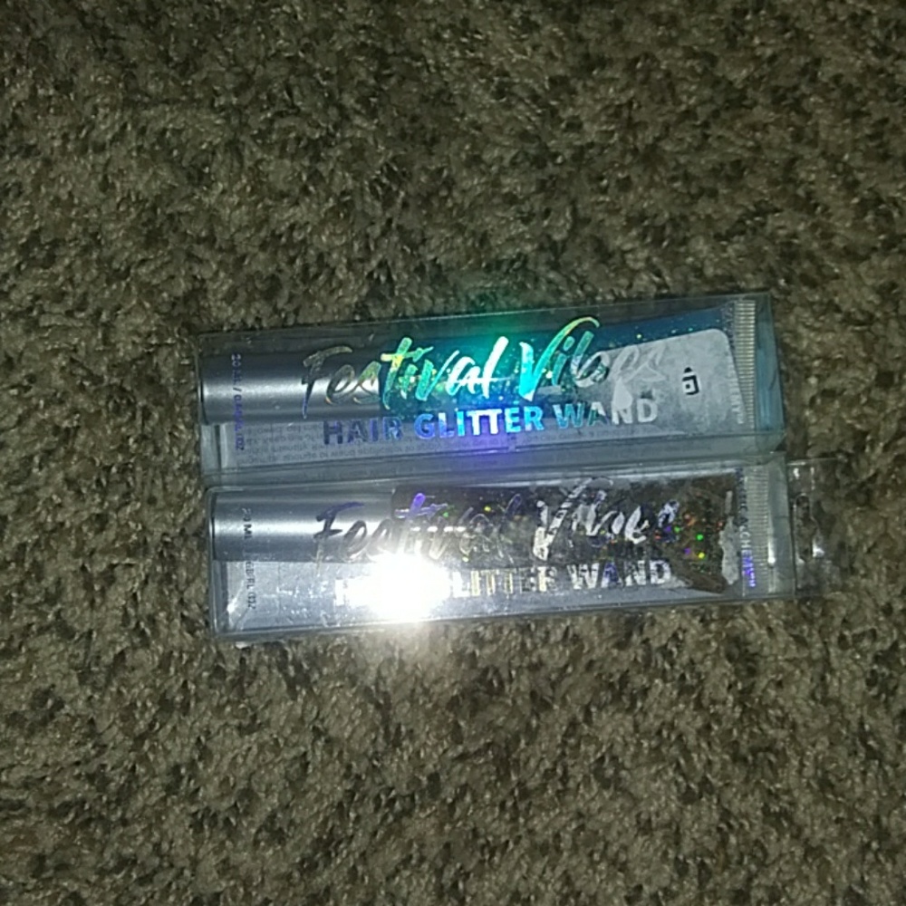 2 hair glitter wands